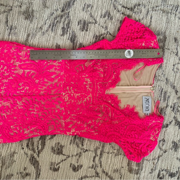 Dress - Picture 8 of 9